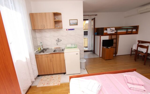 Miriana Studio With Balcony