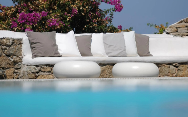 Ostraco Suites