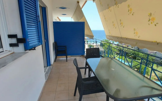Matina Apartments Tyros