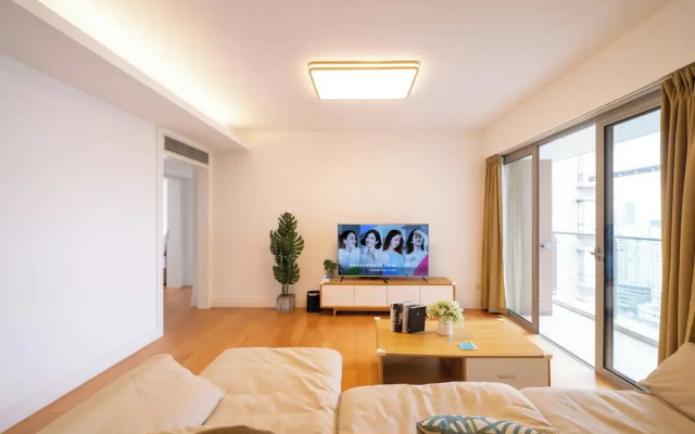 Tyms Elegant 3BR 2BA Apt Near Malls