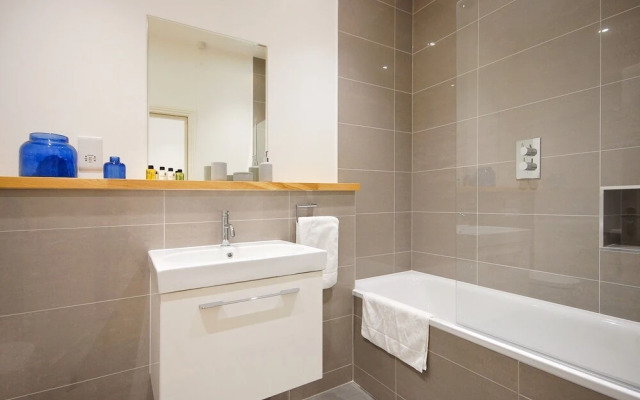 The Craven Hill Residence I - Hen11