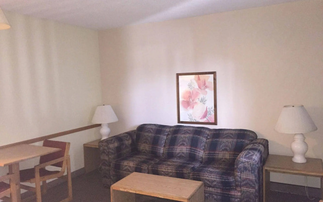 Tyee Village Motel
