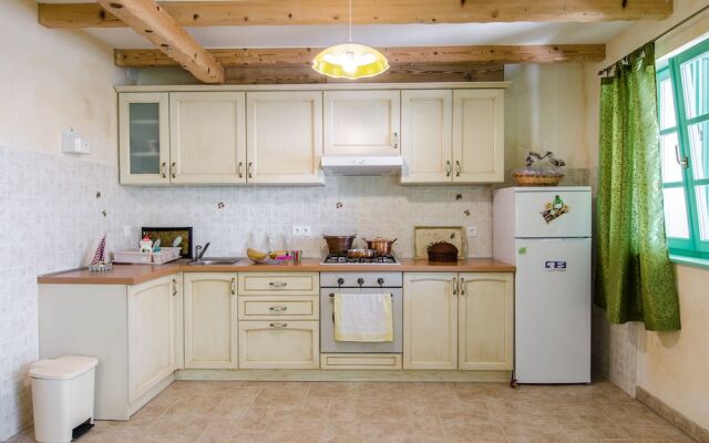 House Ulika - Freshly Renovated, Unique & Rural Style