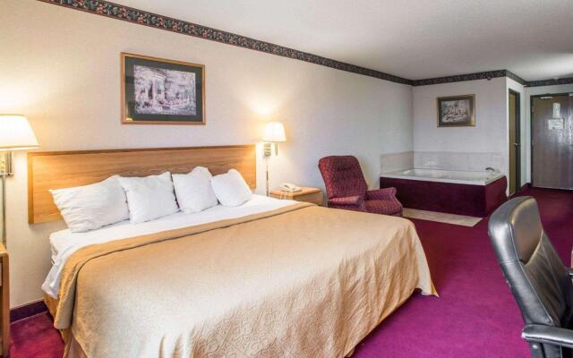 Quality Inn & Suites Caseyville - St. Louis