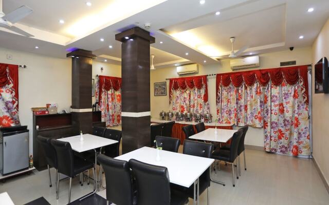 OYO 988 Hotel Metropolis Inn