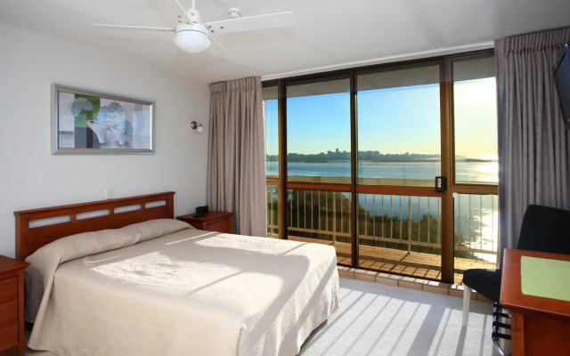 Gemini Resort – Guest Rooms – Golden Beach