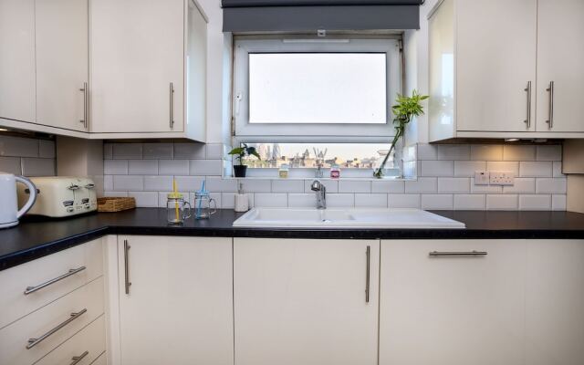 Newly Renovated 2 Bed in Stylish Southwark