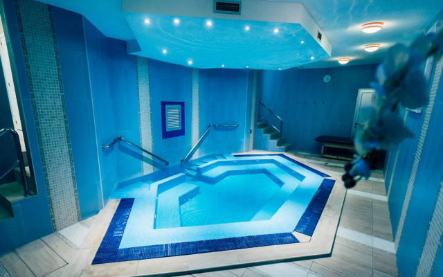Hollywood Mirage - Excel Hotels & Resorts