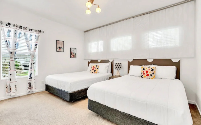 Waterfront Pet-friendly Home w Pool-spa-games-bbq