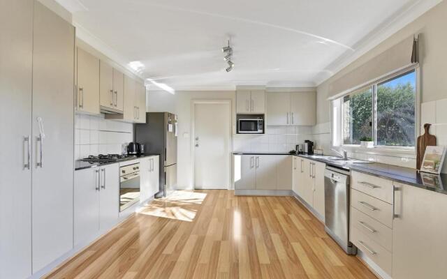 Terrific Taloumbi, Cosy & Spacious, Free Wifi