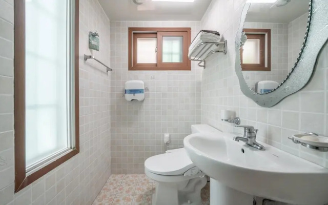 Yeosu Dulggot Pension