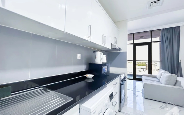 Spacious Studio With Balcony in AL Majan