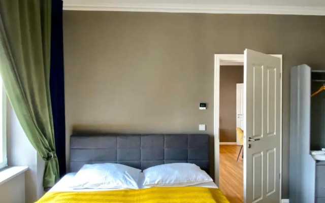 Leipzig-Suites No.12 4 Zimmer Apartment und Balkon