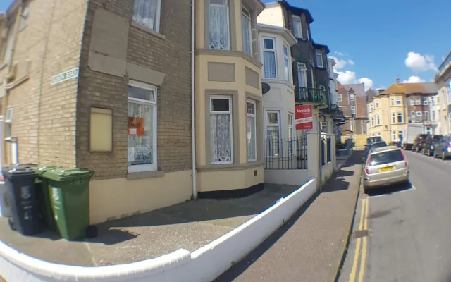 4 Berth, Ground Floor Flat, Glen Villa 1