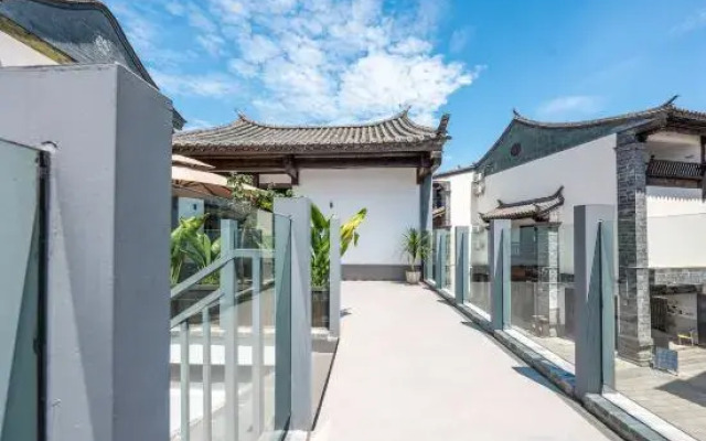 Jianshui Yiyunting Inn