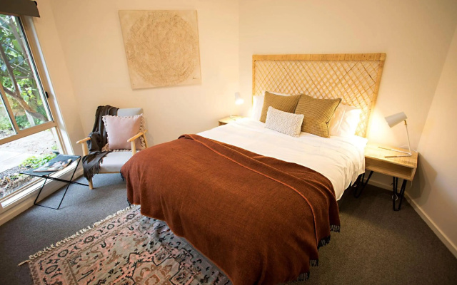 MONREPOS – Guest Rooms – Point Lonsdale