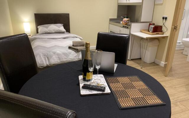 Southernwood - Garden Lodge 12