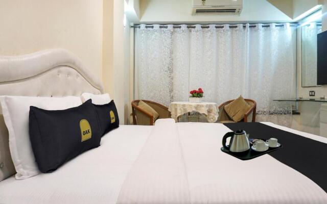 Townhouse Oak Sr Hotel Wakad