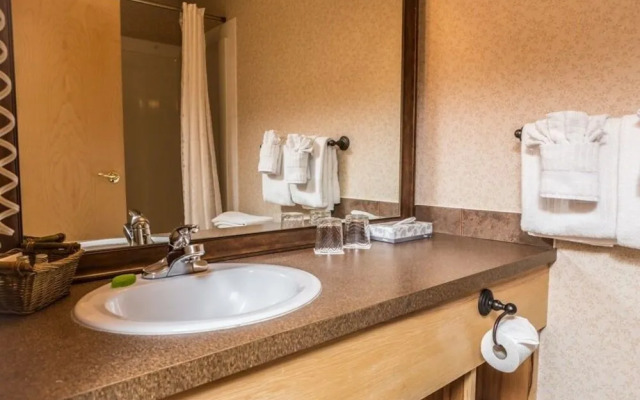 Elkwater Lake Lodge and Resort