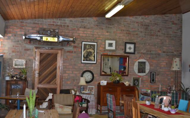 Suzie's Coffee Shop Accommodation