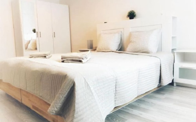 Luxury Riverside by REFA Group