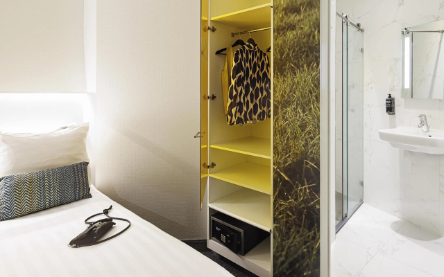 ibis Styles Amsterdam Central Station - Image 6