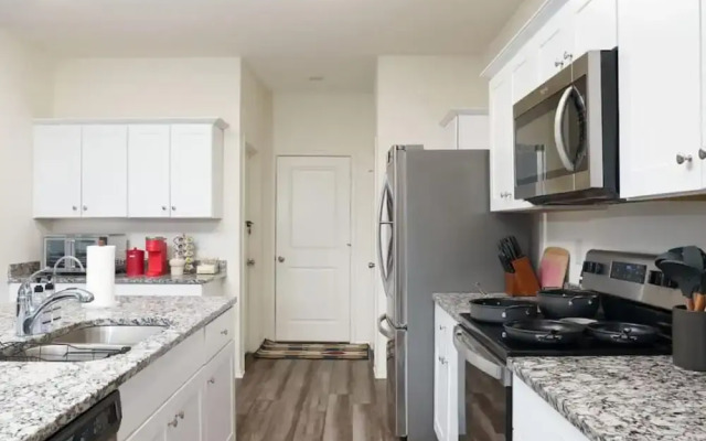 Rare Find Sleeps 13 Family Fun