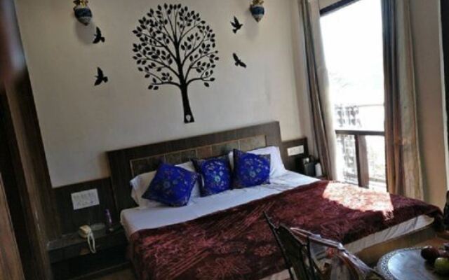 Hotel Ahuja