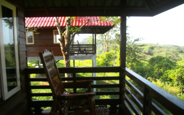 Lamai Koh Phayam Resort