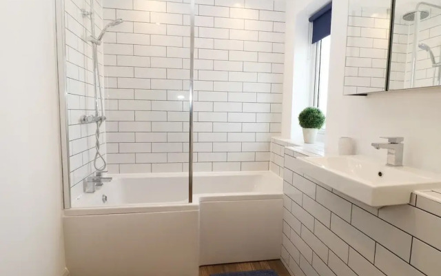 21 Llwyn Gwalch Estate