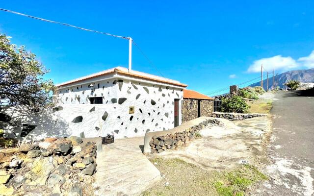 Casa rural con BBQ, Wifi y inolvidable vista a océano, El Hierro