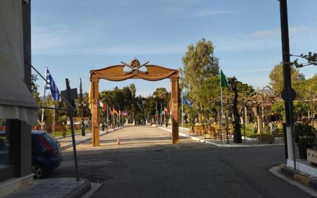 Ρήγας: Όμορφα στο Μεσολόγγι, Διαμέρισμα Β2