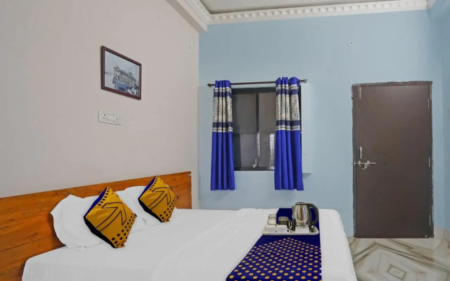 Spot On 700233 Hotel Rommies Inn