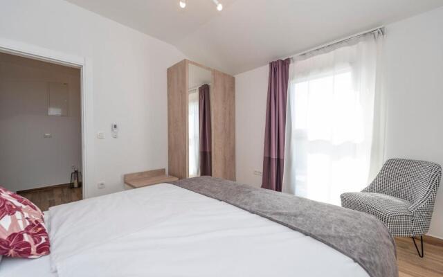 Luxury Apartments - La Vir 5& 6