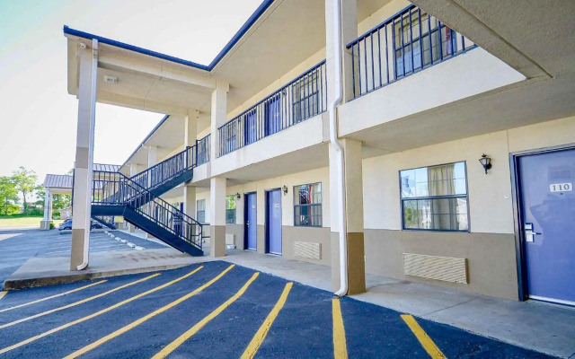 Motel 6 Atoka, OK