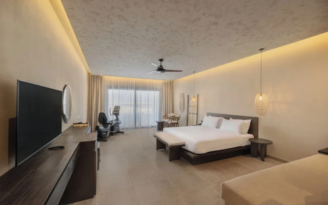 Sentido Naga Bay