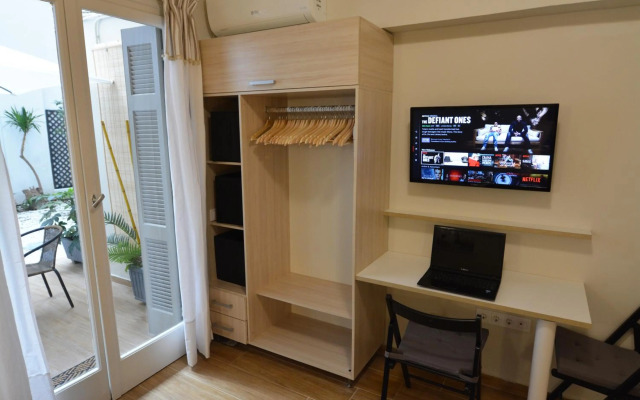 Studio Posh with garden in Kolonaki
