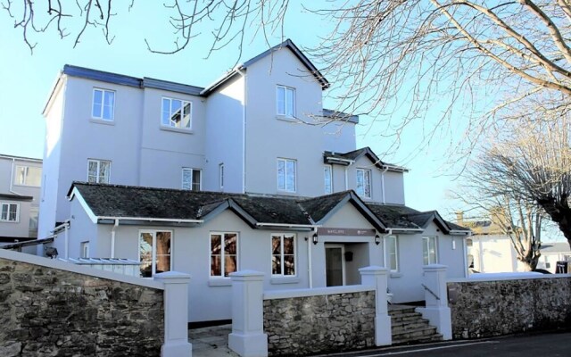 The Maycliffe Hotel by Paymán Club