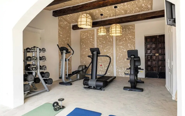 Room in a Magnificent 500m2 Provencal Villa