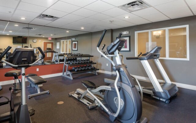 Holiday Inn Express & Suites Lantana by IHG