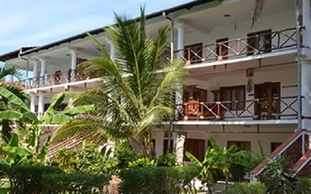 Room in Apartment - Wonderful two Minutes Walk to the White Sand Beach Property