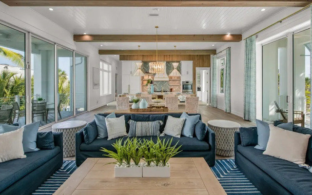 Sandbar Social in Siesta Key