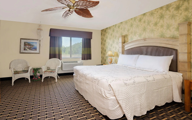 Super 8 by Wyndham Cloquet