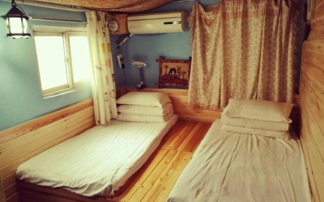 Qingdao 960 Painting Hostel