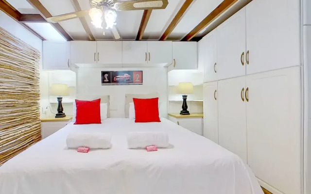 Executive Couples Suite Strand