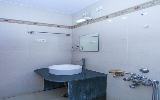 New Aishwarya Comforts By OYO Rooms