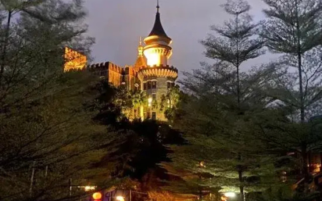 Wuzhishan Yisuli Theme Inn