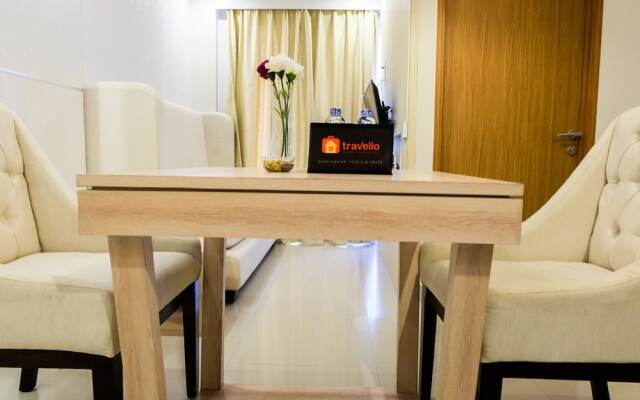 Comfortable Premiere 1BR at The Oasis Apartment