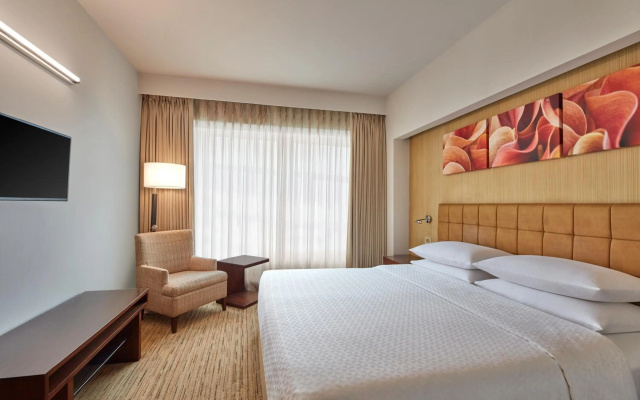 Four Points by Sheraton Hotel & Serviced Apartments, Pune – Guest Rooms – Pune