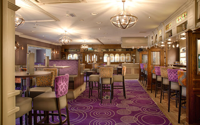 Woodford Dolmen Hotel